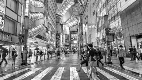 A busy, bustling crosswalk in Japan